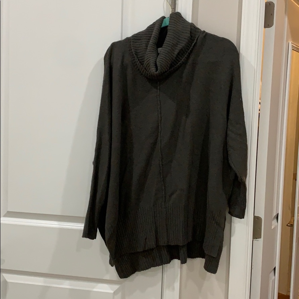 Hunter green sweater